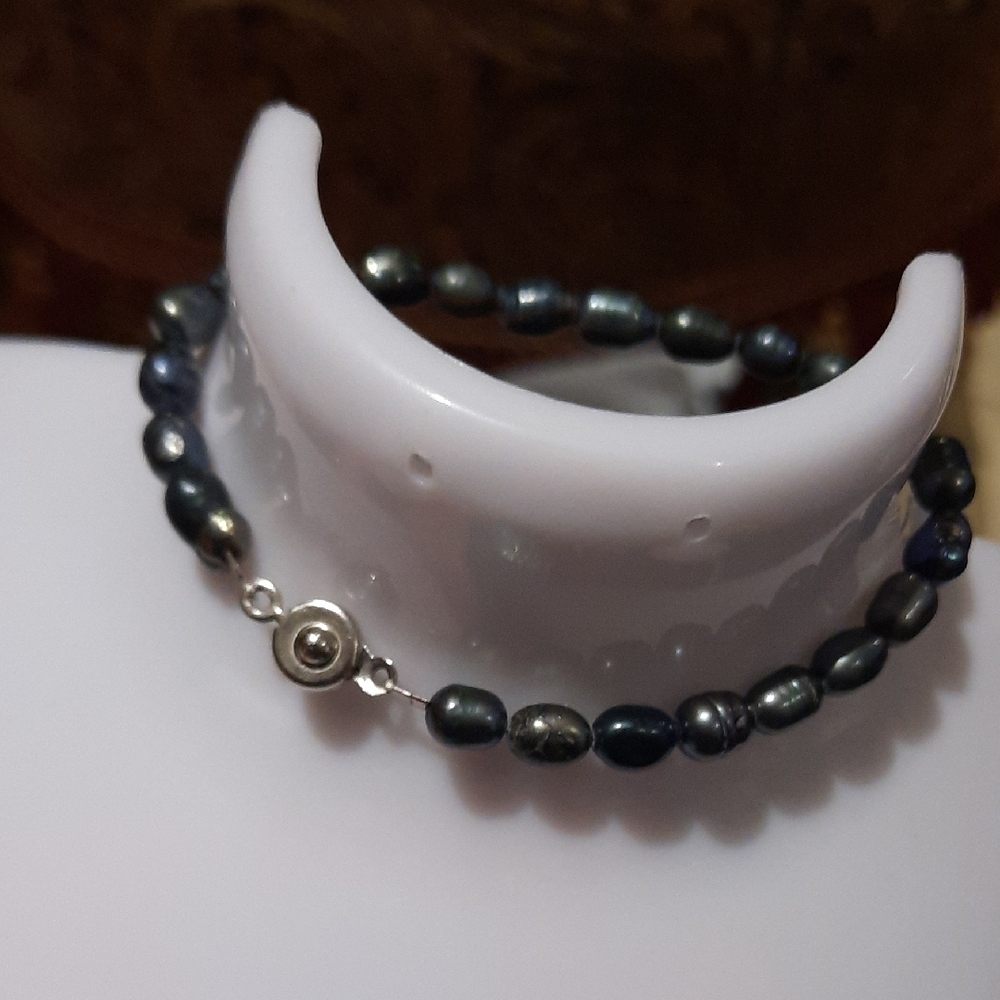 Elegant Genuine Black Peacock Pearl Bracelet 7.25" Magnetic Closure